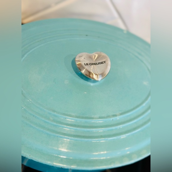 Le Creuset 5 Quart Cast Iron Dutch Oven Paris Blue - Picture 2 of 7